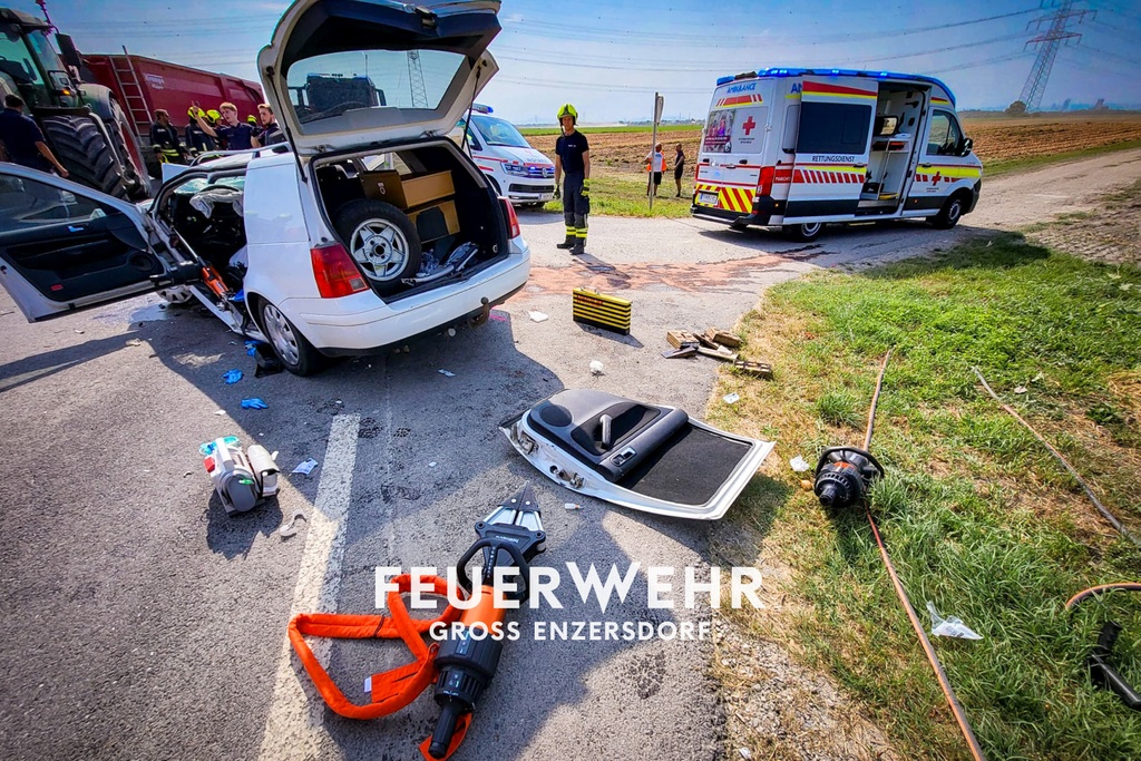 T2 PKW gegen Traktor
