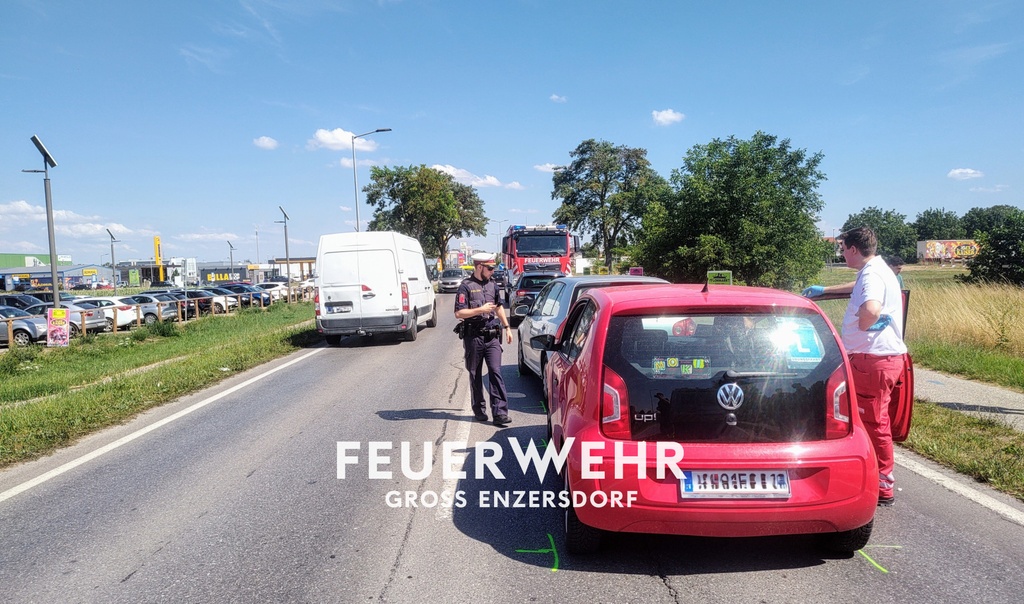 Verkehrsunfall mit mehreren Fahrzeugen
