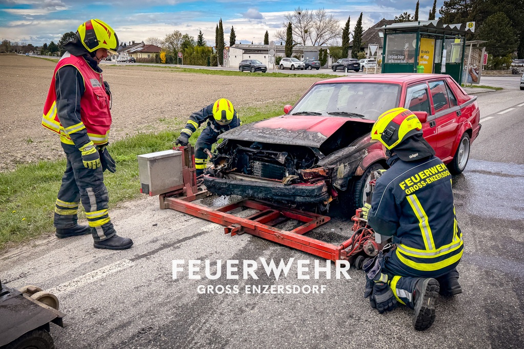 B1 Fahrzeugbrand auf der B3 rasch gelöscht