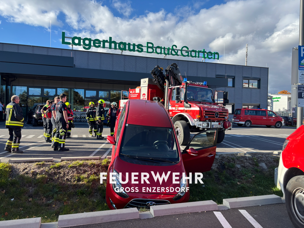 Erneuter Grabenhüpfer beim Einkaufszentrum