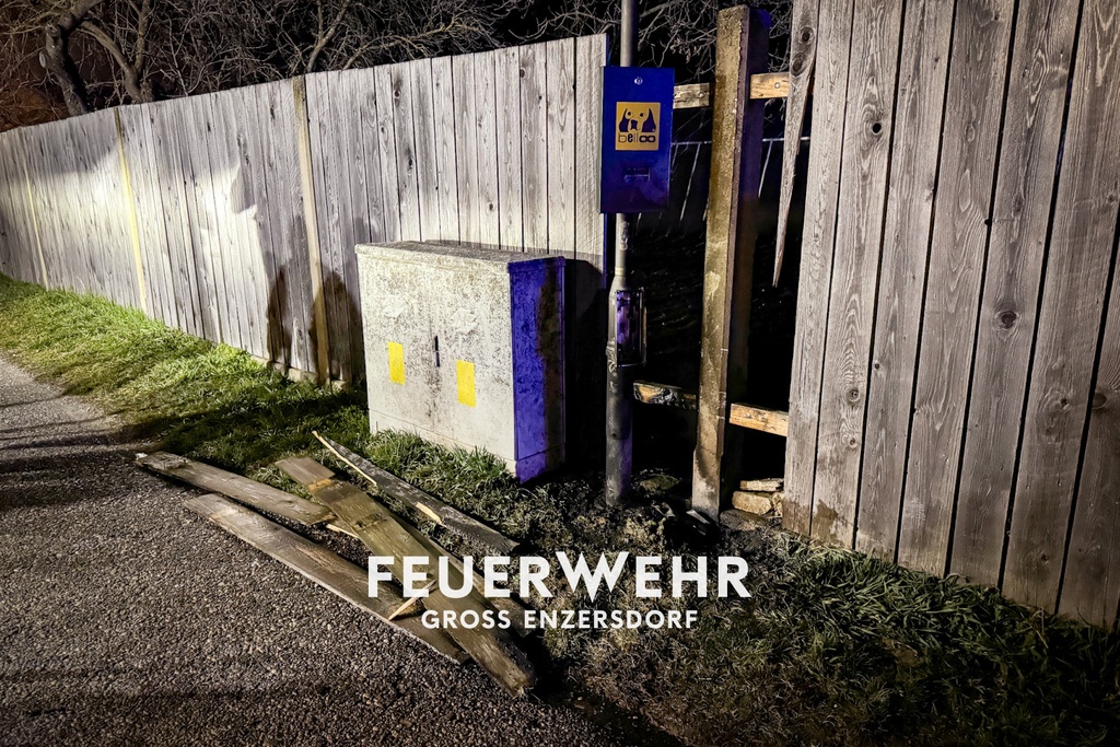 Nächtlicher Kleinbrand